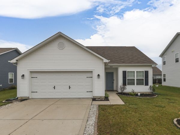 202 Longleaf Lane , Greenfield, IN 46140