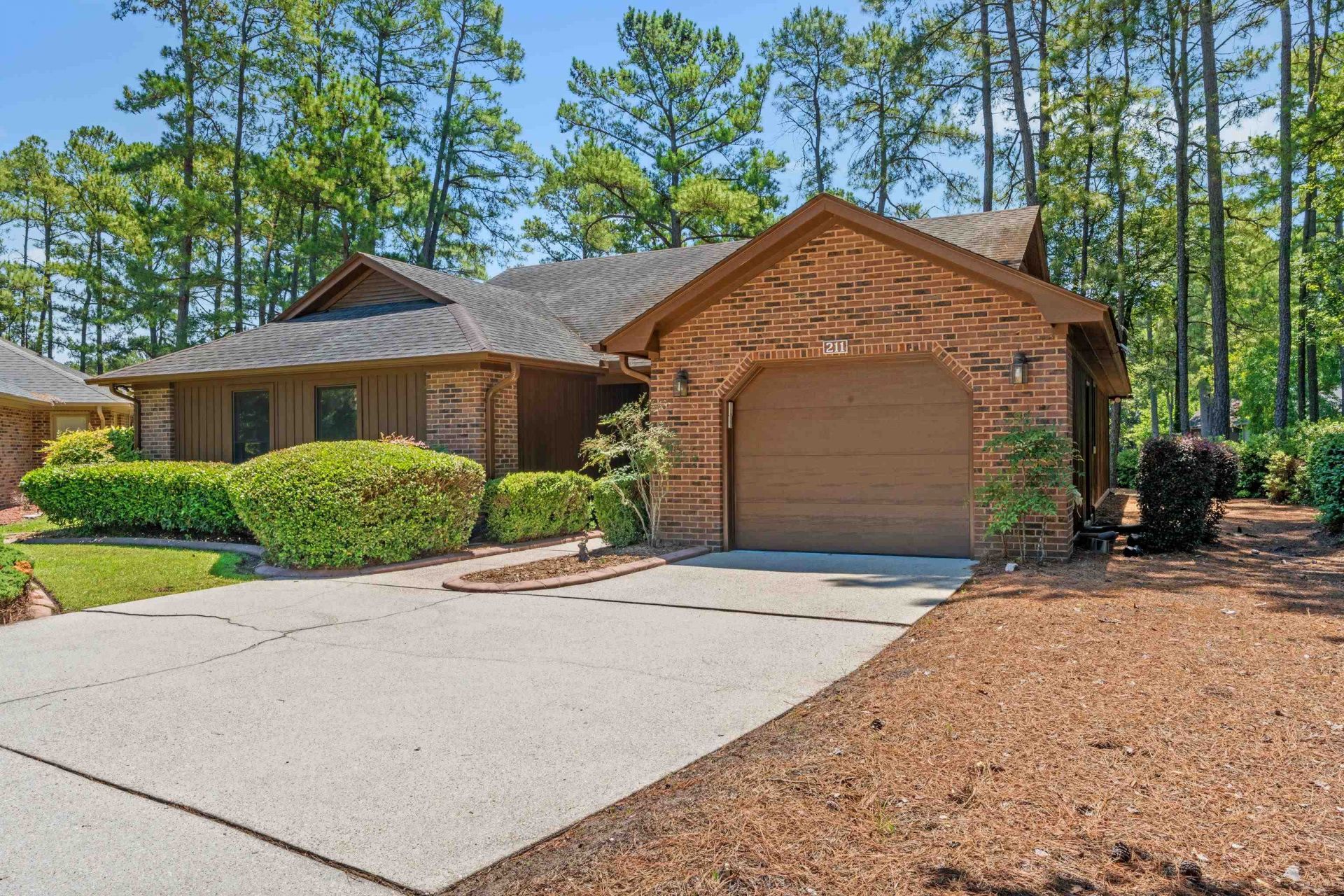 211 Butternut Circle  Photo 21