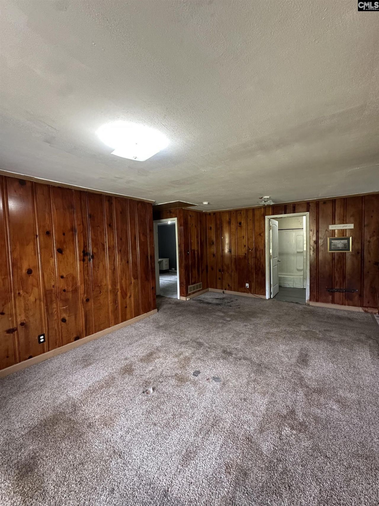 1136 Main Street  Photo 4