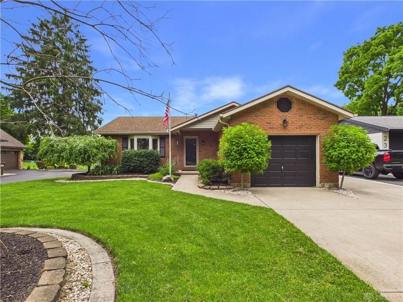 21 Dorchester Drive, Clayton, OH 45415 Photo 2