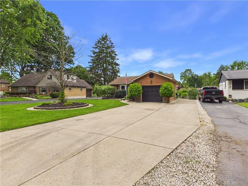 21 Dorchester Drive, Clayton, OH 45415 Photo 3