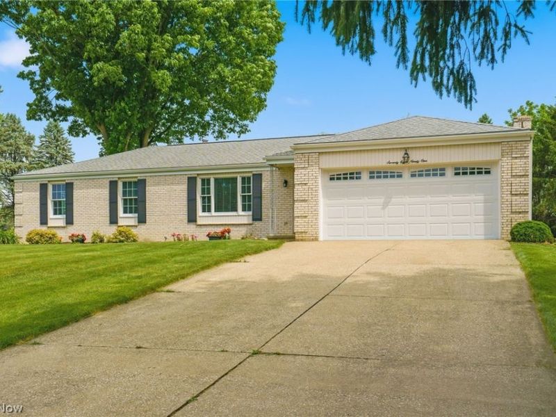 7891 Autumnwood Street NW, North Canton, OH 44720 Photo 2