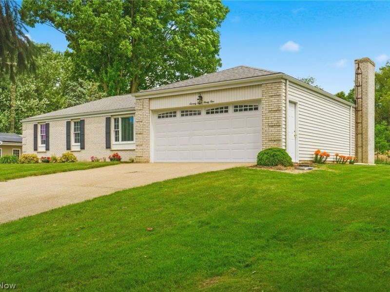 7891 Autumnwood Street NW, North Canton, OH 44720 Photo 3