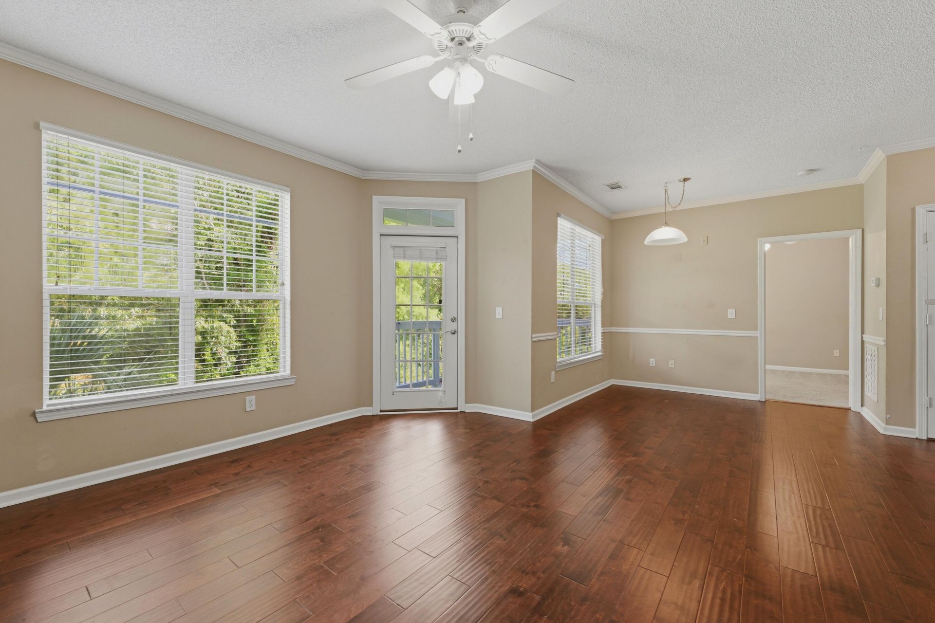 45 Sycamore Avenue Photo 4
