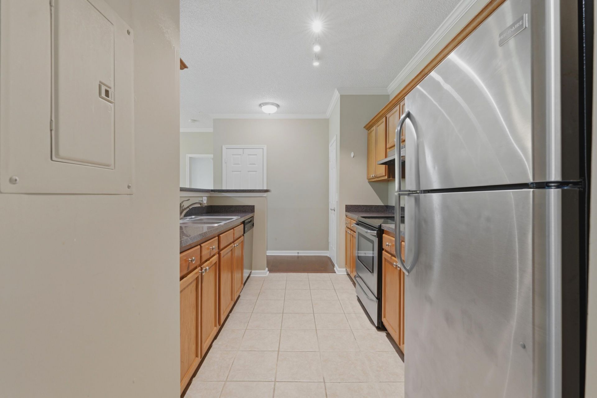 45 Sycamore Avenue Photo 9