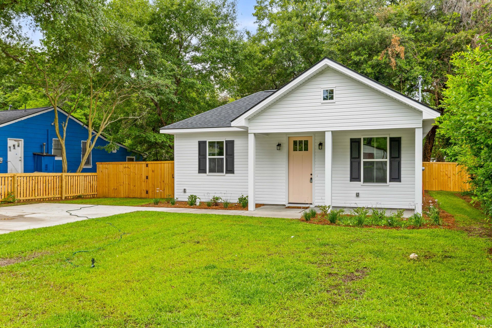 2620 Stark Lane Photo 2