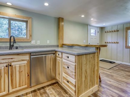 3753 Paradise Avenue, South Lake Tahoe, CA 96150 Photo