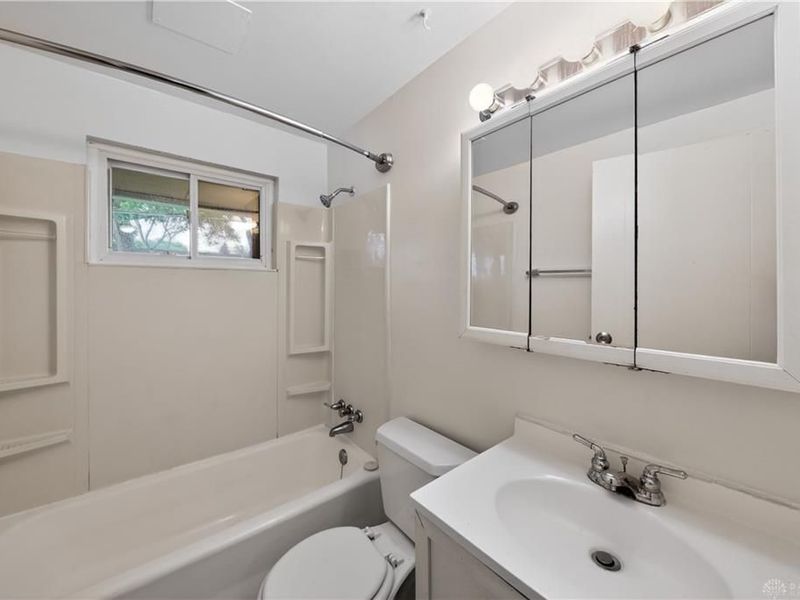 1608 Lanbury Drive, Kettering, OH 45439 Photo 13