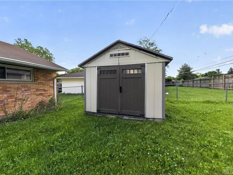 1608 Lanbury Drive, Kettering, OH 45439 Photo 2