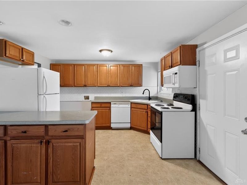 1608 Lanbury Drive, Kettering, OH 45439 Photo 9
