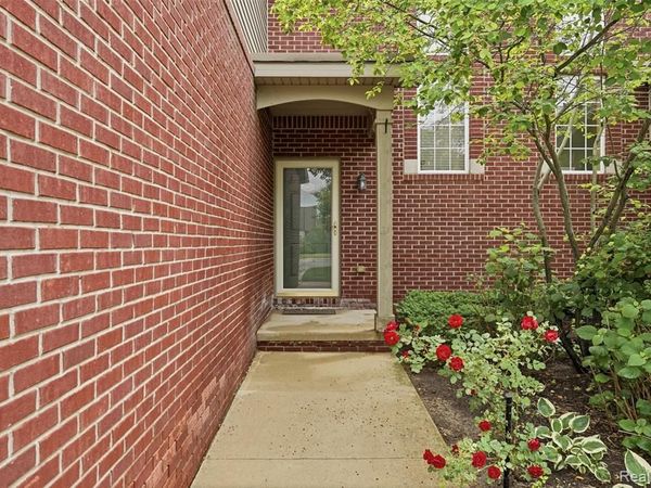 5953 High Point Court, Brighton Twp, MI 48116
