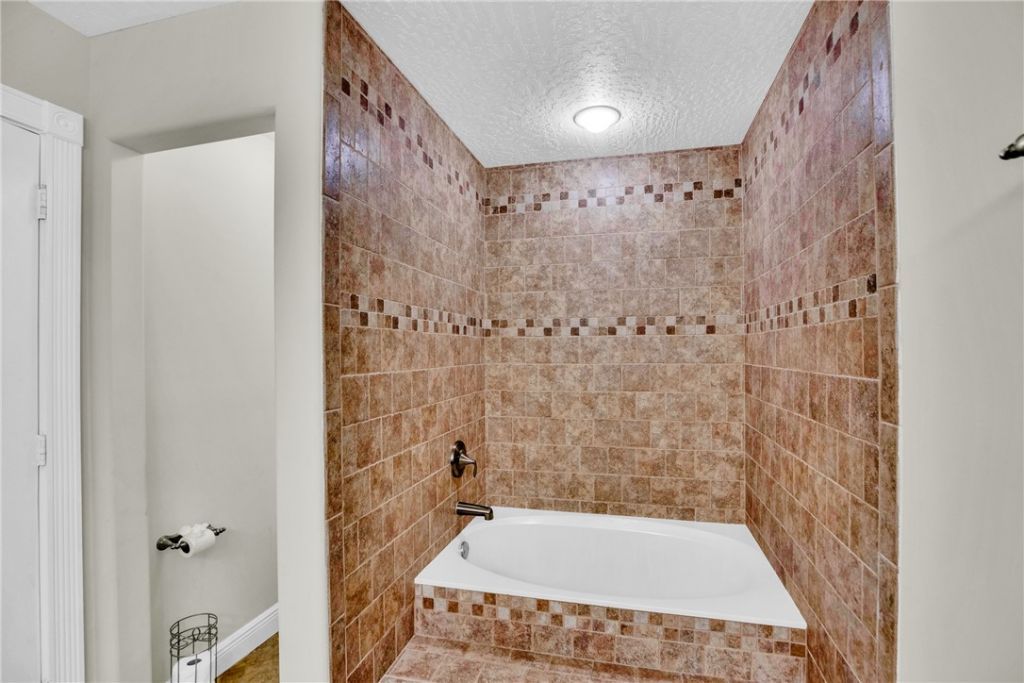 5080 Harmony Circle, Unit 103, Vero Beach, FL 32967 Photo