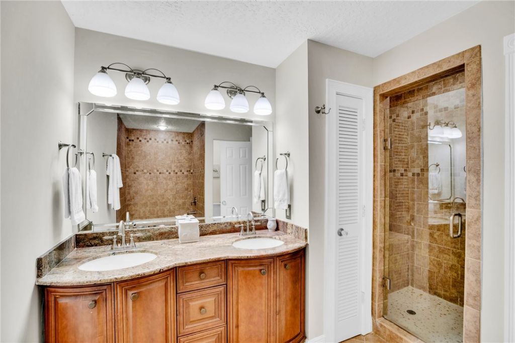 5080 Harmony Circle, Unit 103, Vero Beach, FL 32967 Photo