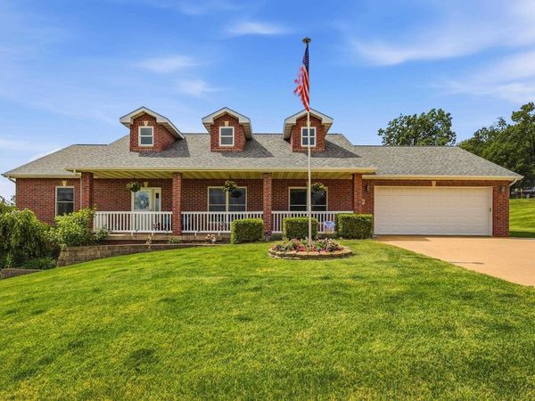 8343 Turkey Valley Lane, Dubuque, IA 52003