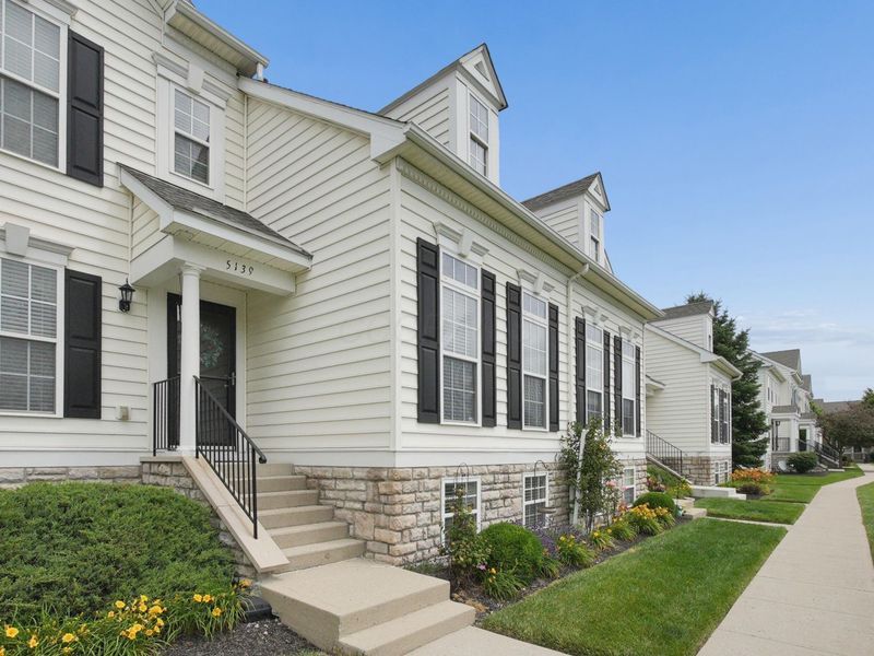 5139 Twin Falls Drive , Dublin, OH 43016 Photo 2