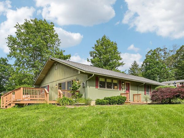 72 Briarwood Drive, Newark, OH 43055