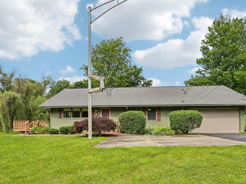 72 Briarwood Drive, Newark, OH 43055 Photo 2