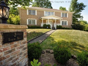2 Beacon Hill, Charleston, WV 25311