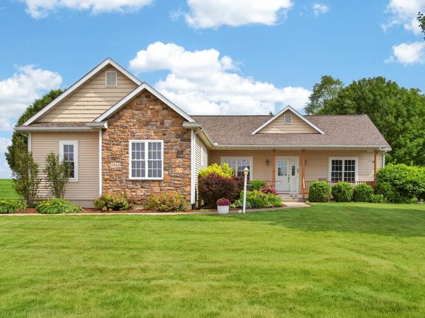 1563 Prairie Drive, St. Joseph, MI 49085