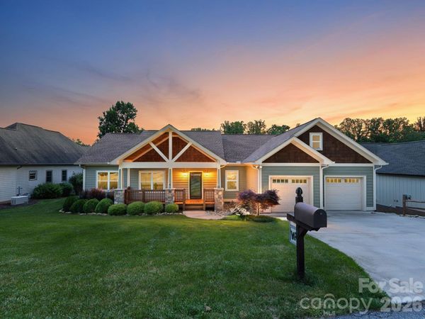4 Farm Pond Lane , Candler, NC 28715