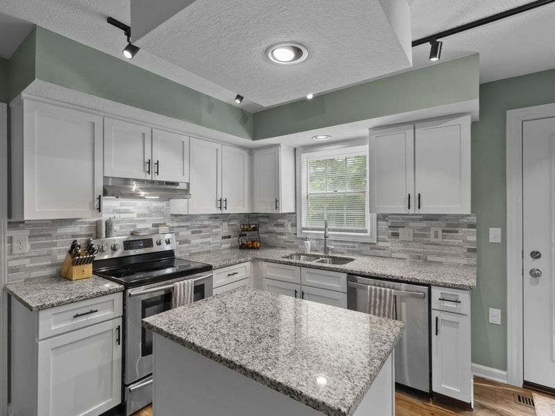 2391 Fishinger Road, Columbus, OH 43221 Photo 17