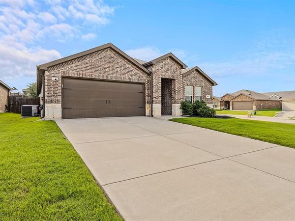 207 Dartmouth Avenue, Farmersville, TX 75442