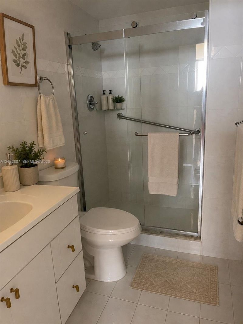 7441 Wayne Ave , Unit 8B, Miami Beach, FL 33141 Photo