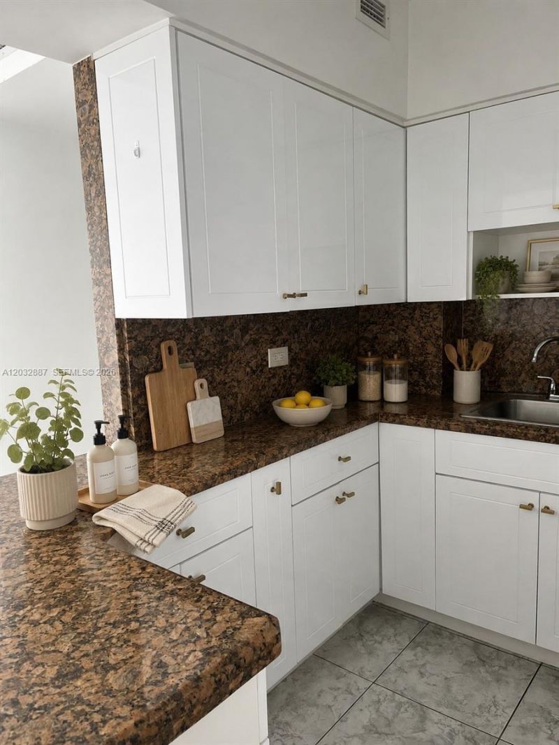7441 Wayne Ave , Unit 8B, Miami Beach, FL 33141 Photo