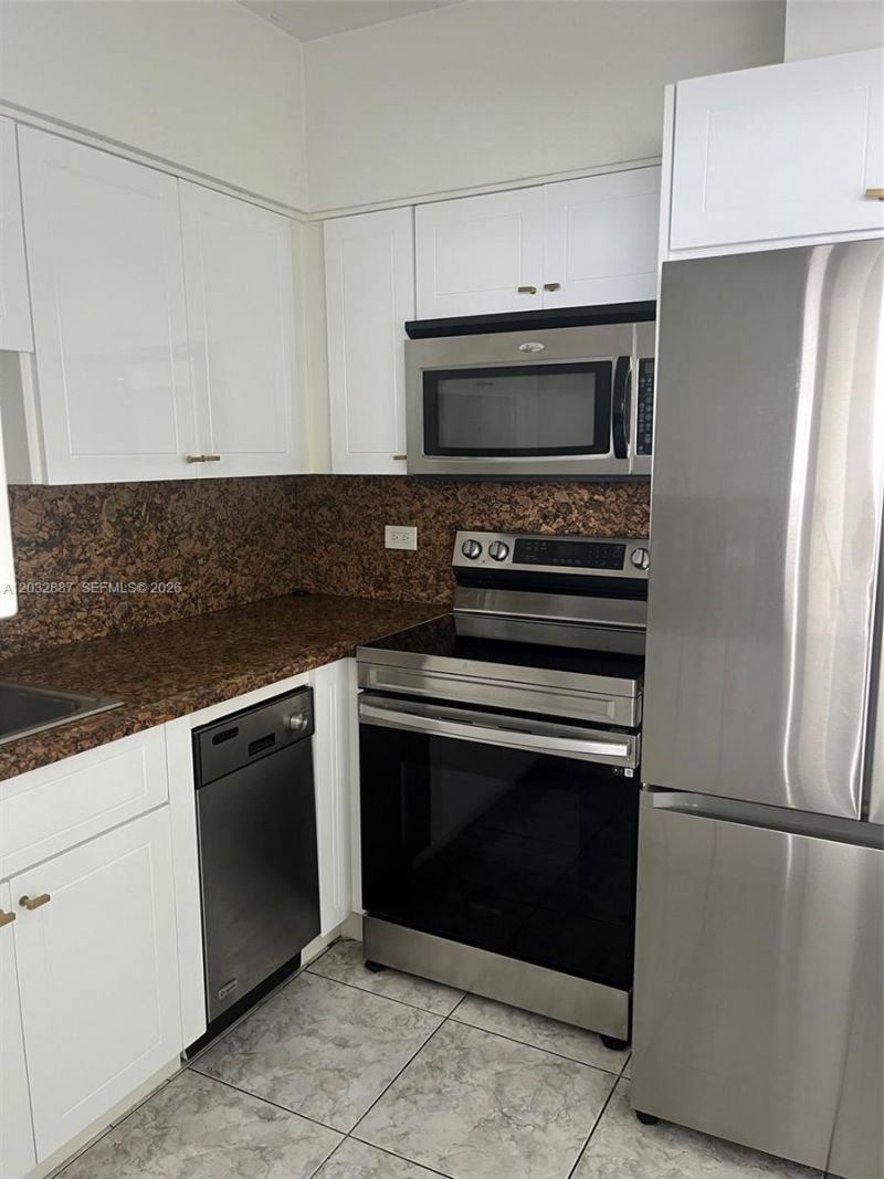 7441 Wayne Ave , Unit 8B, Miami Beach, FL 33141 Photo