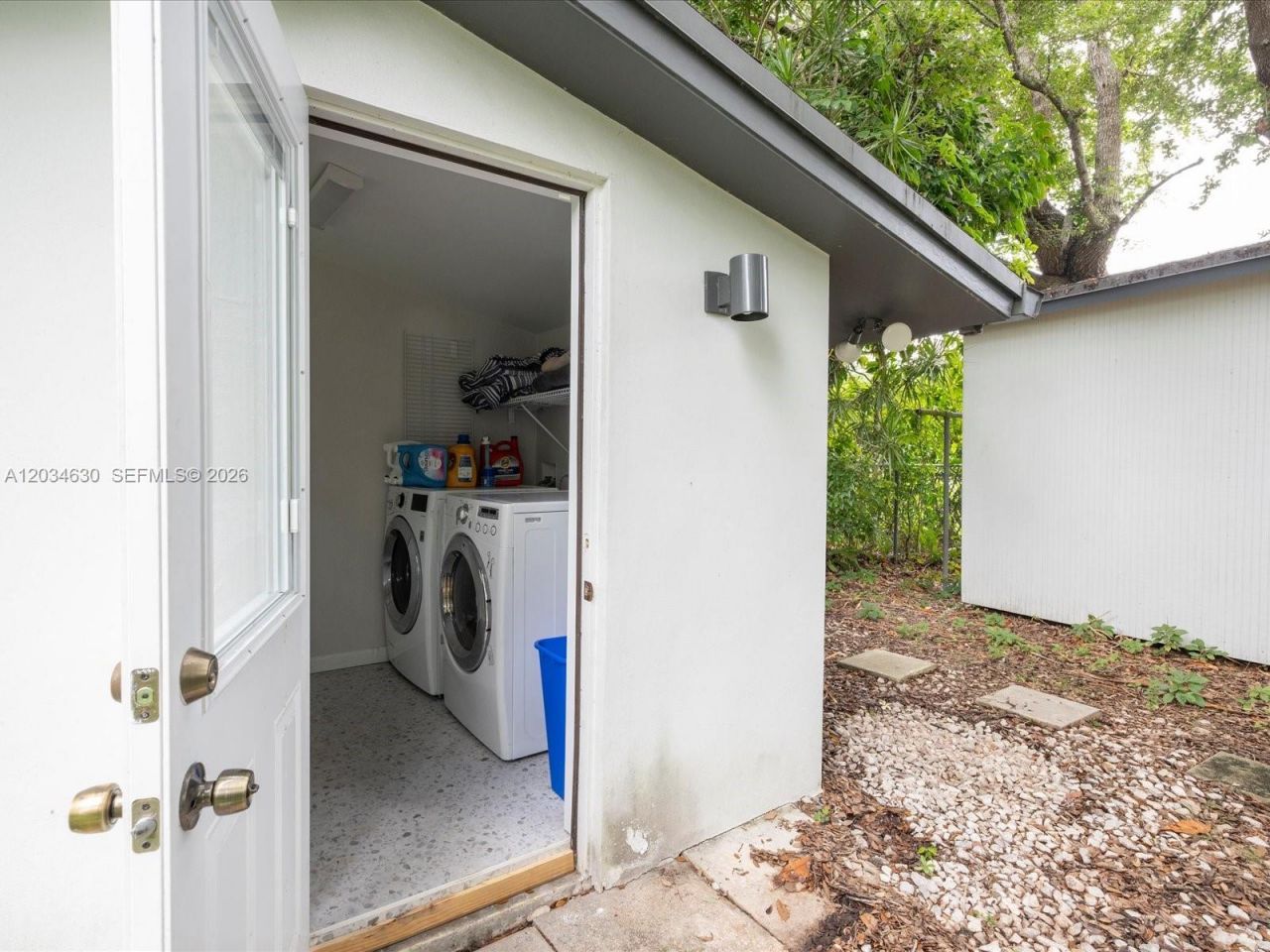 Xxxx SW Undisclosed, Unit -, South Miami, FL 33143 Photo