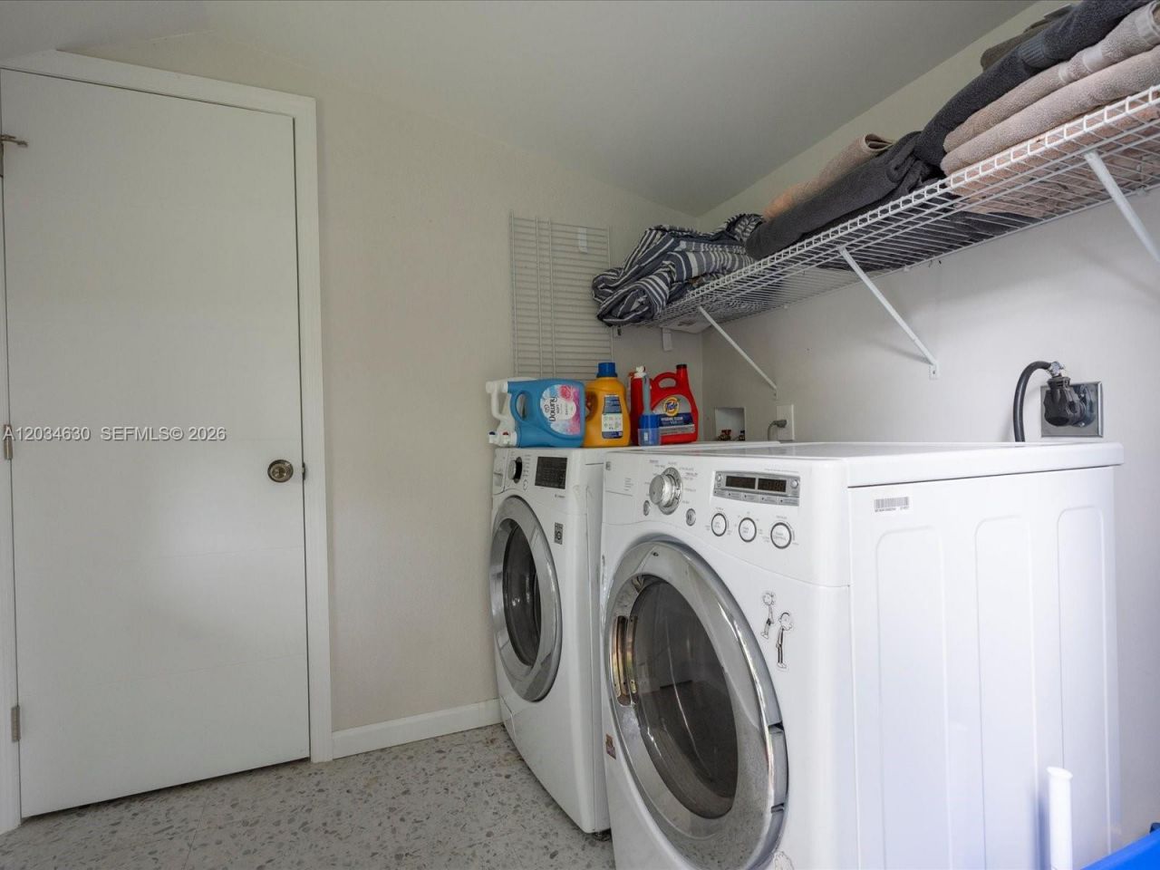 Xxxx SW Undisclosed, Unit -, South Miami, FL 33143 Photo