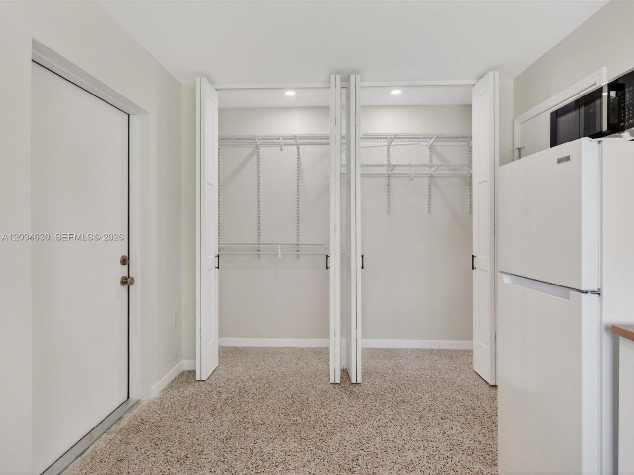 Xxxx SW Undisclosed, Unit -, South Miami, FL 33143 Photo