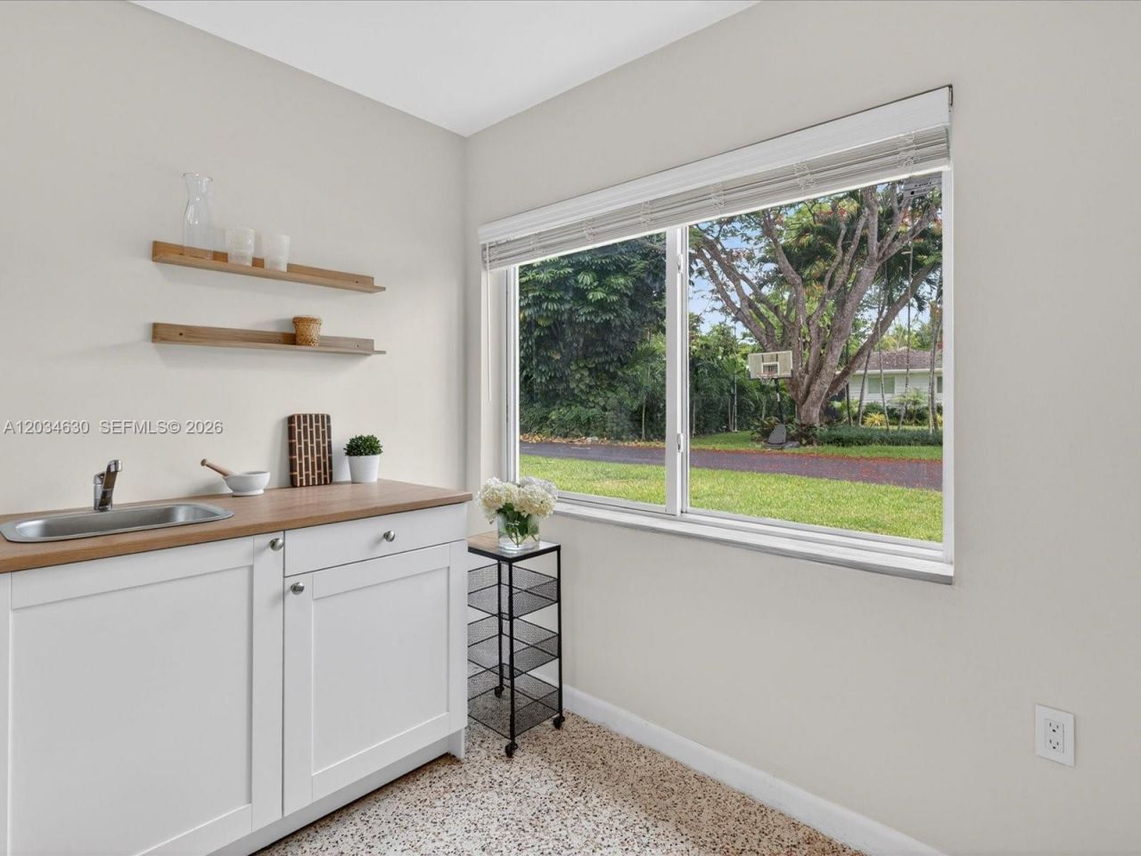 Xxxx SW Undisclosed, Unit -, South Miami, FL 33143 Photo