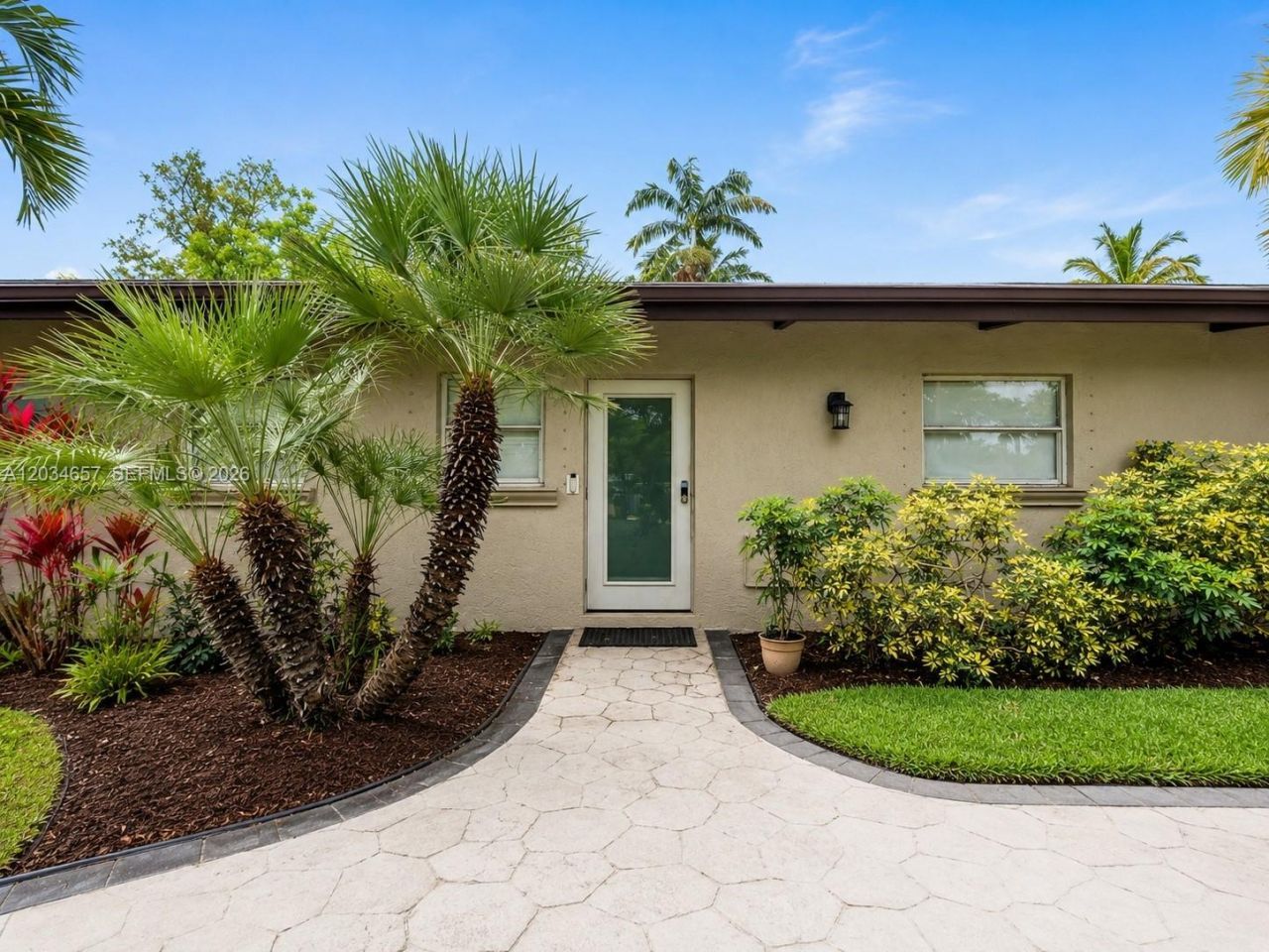 1850 Keystone Blvd, North Miami, FL 33181 Photo