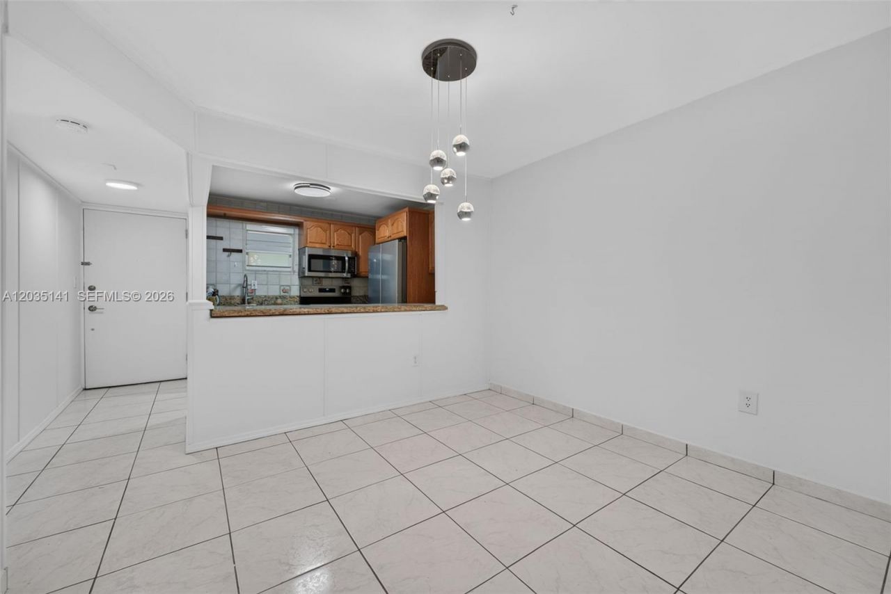 10300 Coral Way, Unit C25, Miami, FL 33165 Photo