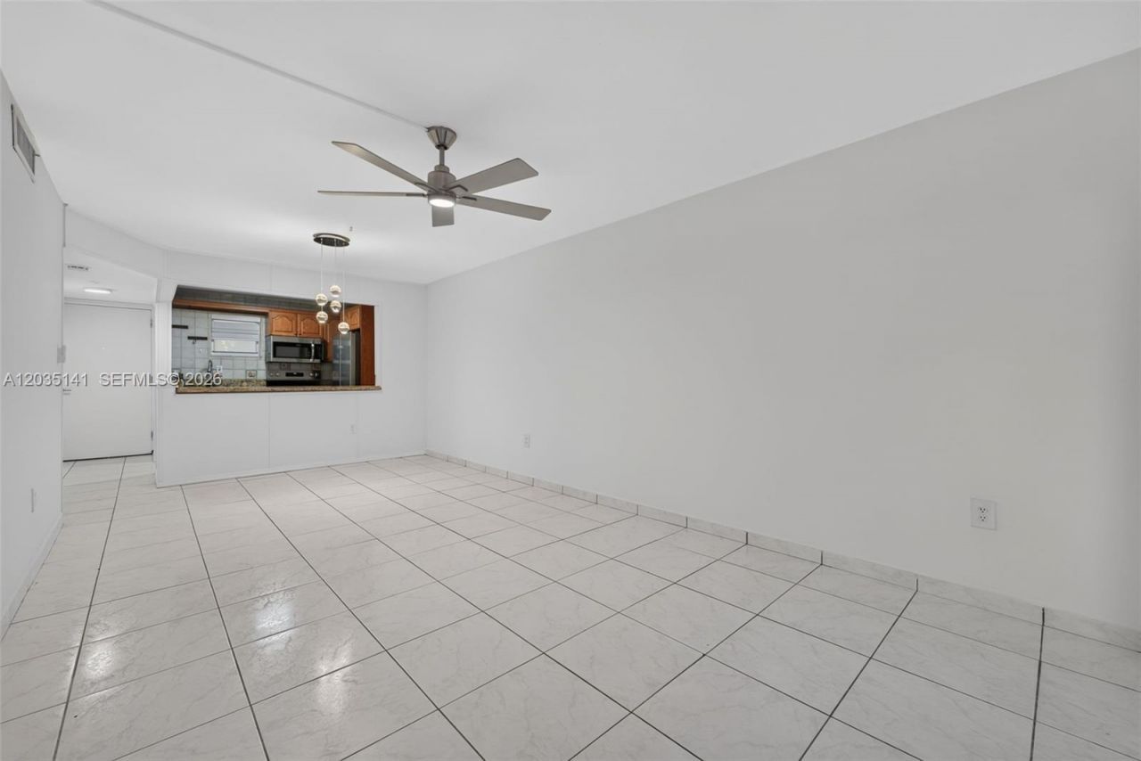 10300 Coral Way, Unit C25, Miami, FL 33165 Photo