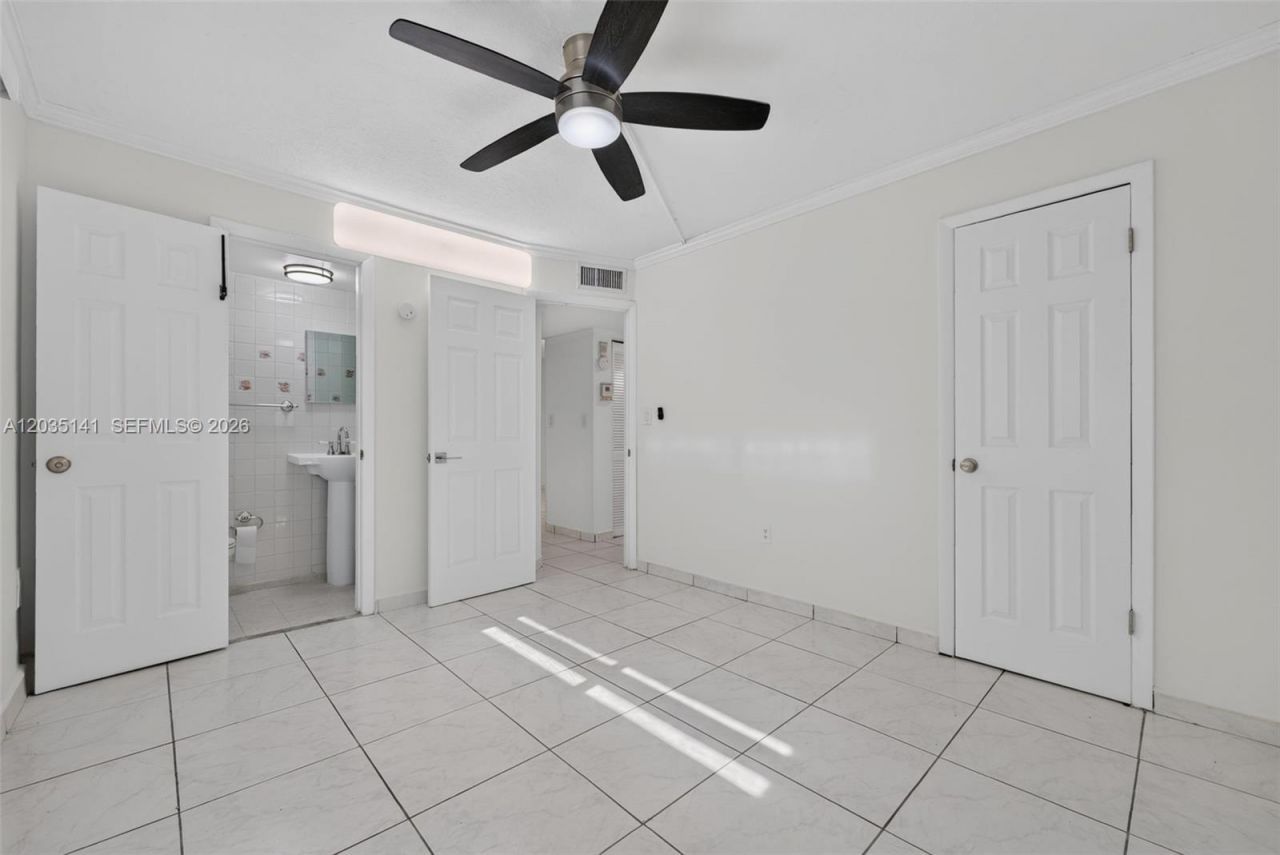 10300 Coral Way, Unit C25, Miami, FL 33165 Photo