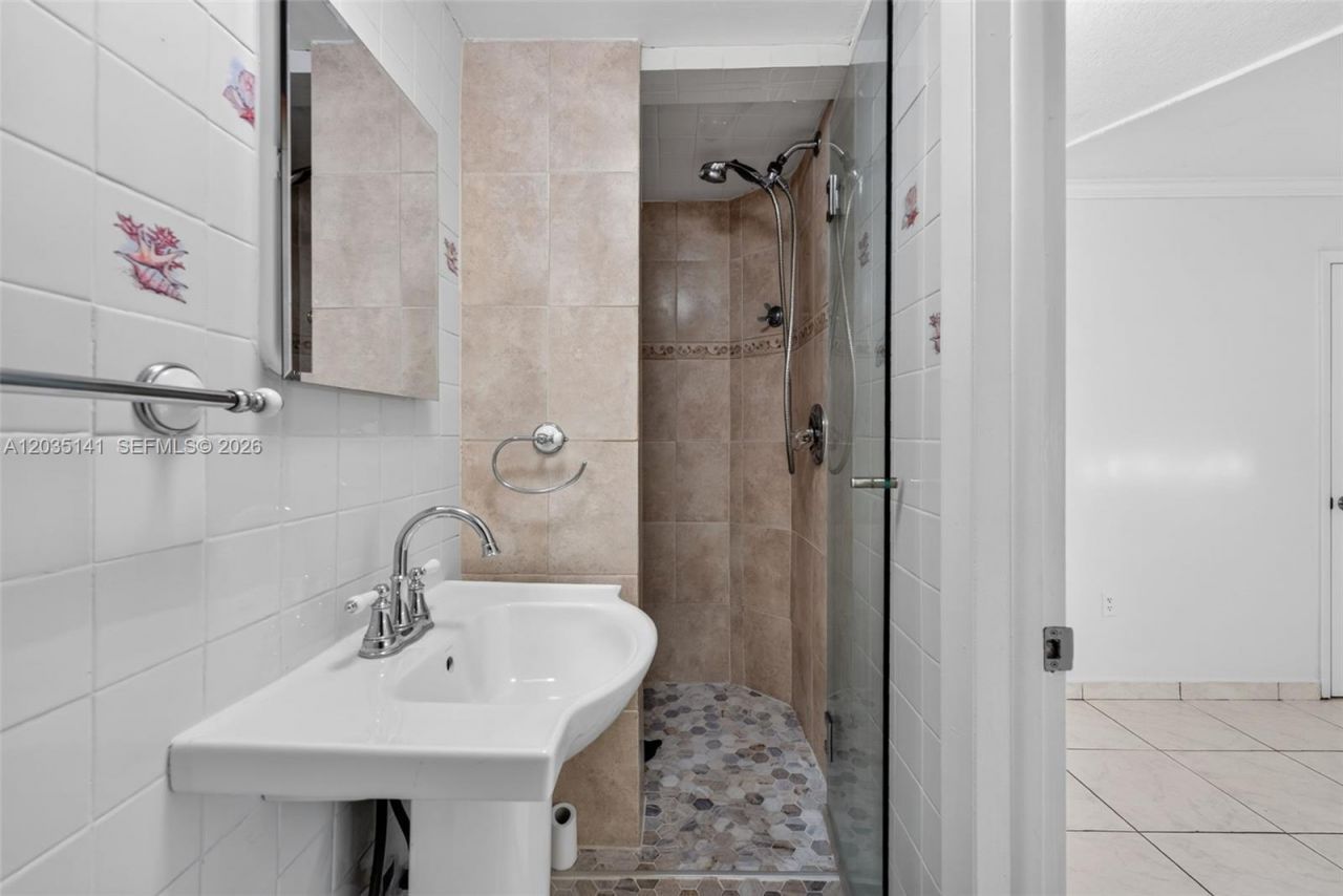 10300 Coral Way, Unit C25, Miami, FL 33165 Photo