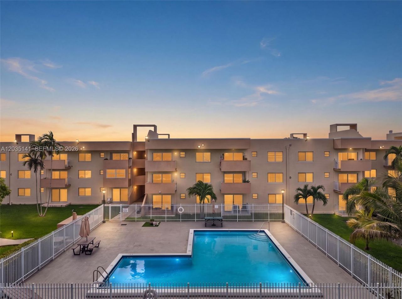 10300 Coral Way, Unit C25, Miami, FL 33165 Photo