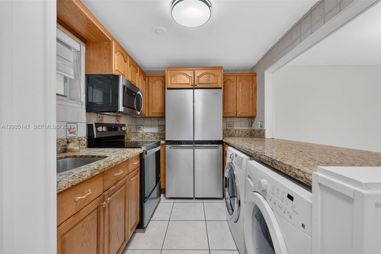 10300 Coral Way, Unit C25, Miami, FL 33165 Photo