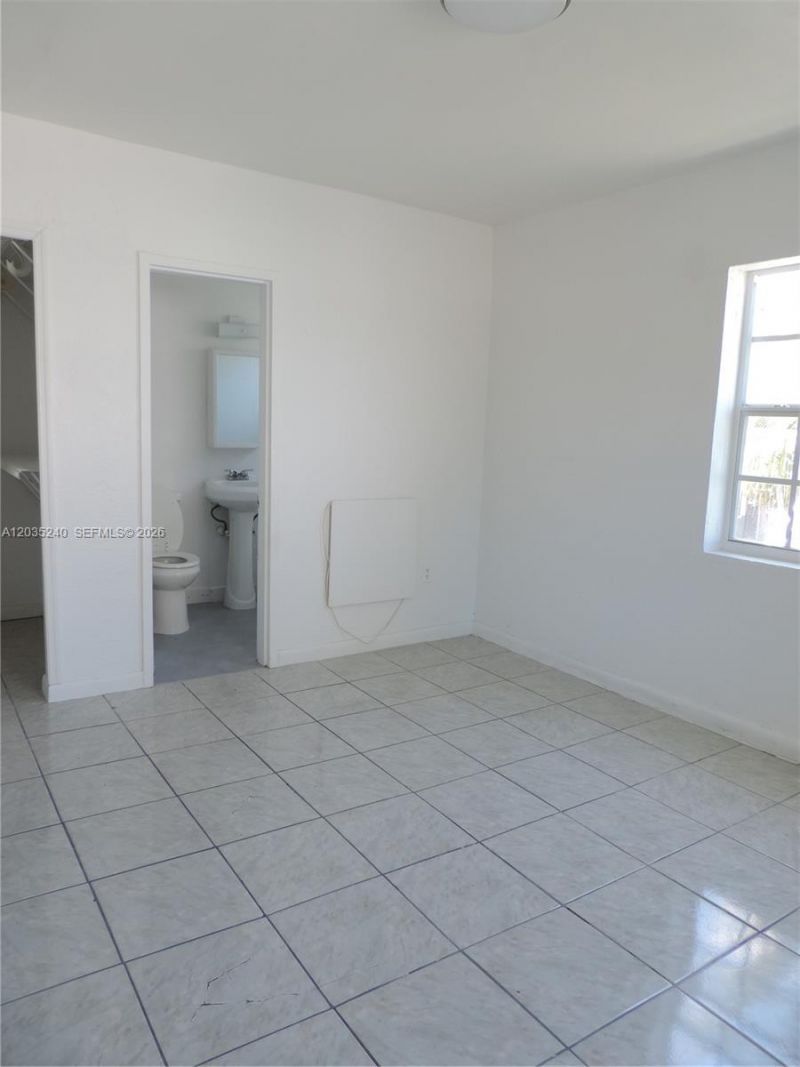 3615 Thomas Ave , Unit 11, Miami, FL 33133 Photo