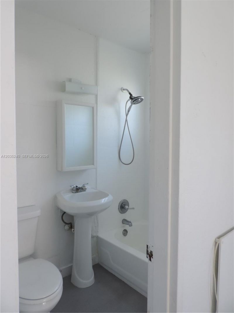 3615 Thomas Ave , Unit 11, Miami, FL 33133 Photo