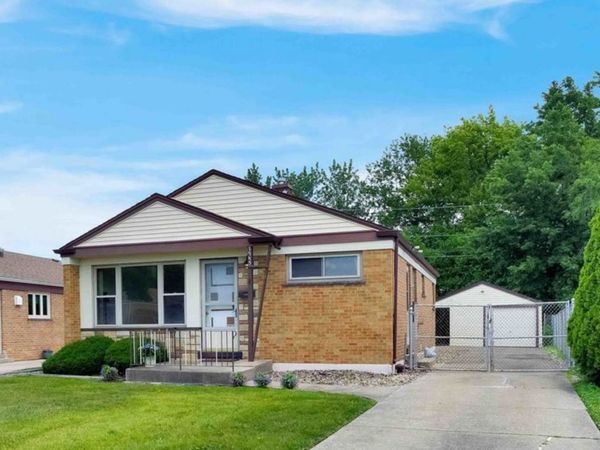 7943 S Kilpatrick Avenue , Chicago, IL 60652