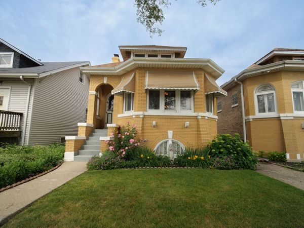 2820 N Mont Clare Avenue , Chicago, IL 60634