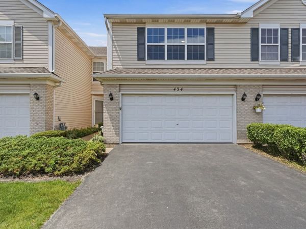 434 Windham Cove Drive , Crystal Lake, IL 60014