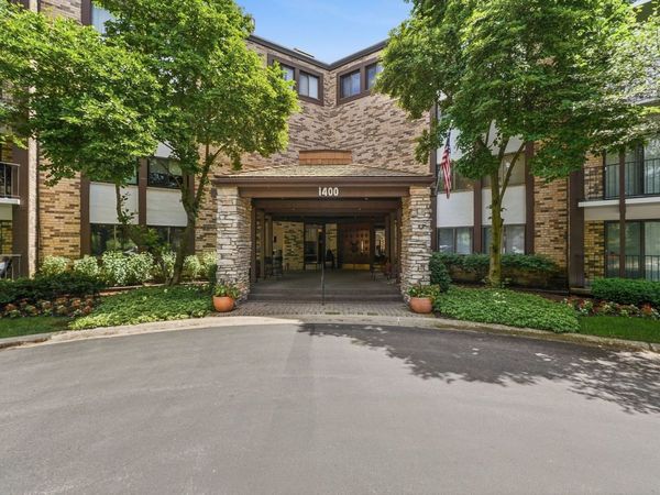 1400 N Yarmouth Place , Unit 303, Mount Prospect, IL 60056