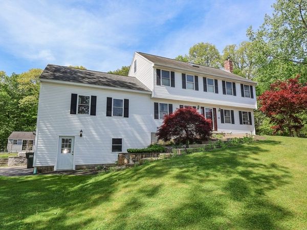 13 Deerfield Dr, Pepperell, MA 01463