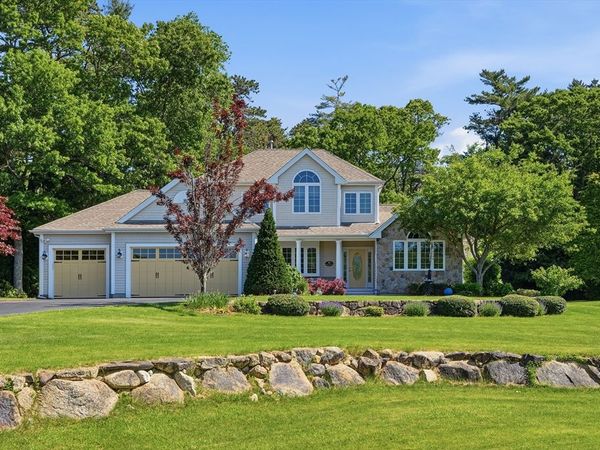 6 Bogside Drive, Plymouth, MA 02360