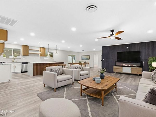 271 E Middleton Drive , Henderson, NV 89015