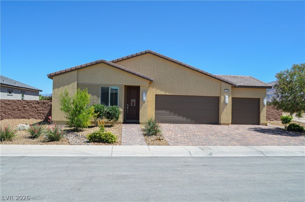 5528 Eleganza Avenue , Pahrump, NV 89061